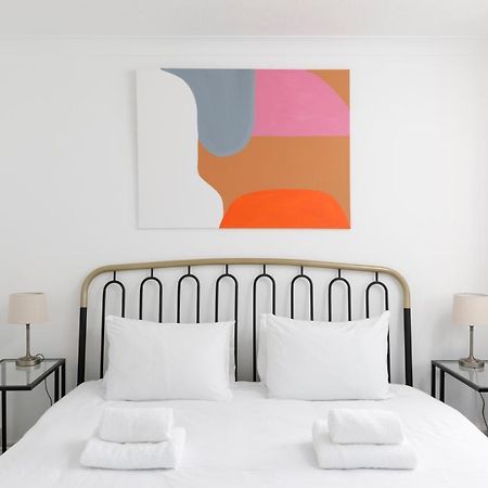 Beachside Retreat 2-Bedroom Gem With Free Private Parking & Outdoor Space ブライトン エクステリア 写真