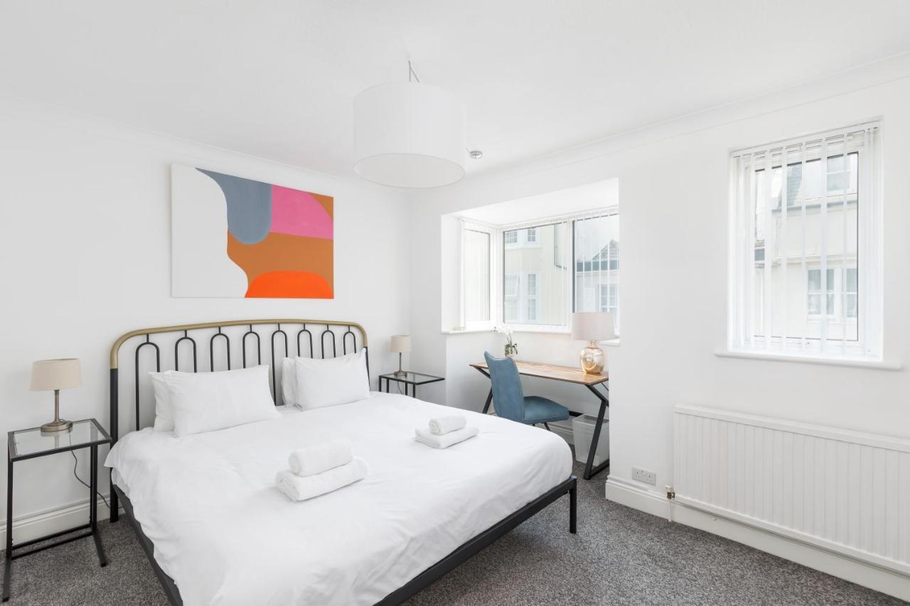 Beachside Retreat 2-Bedroom Gem With Free Private Parking & Outdoor Space ブライトン エクステリア 写真