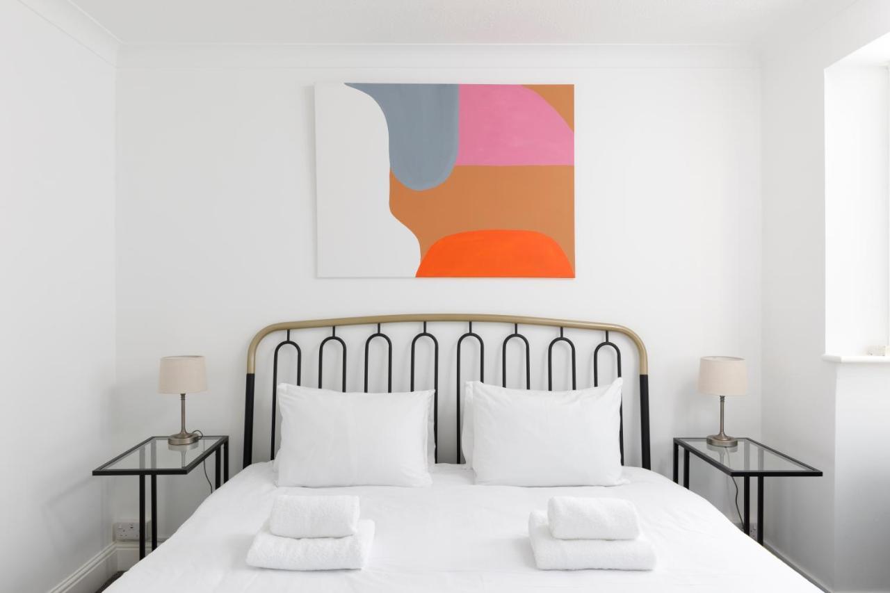 Beachside Retreat 2-Bedroom Gem With Free Private Parking & Outdoor Space ブライトン エクステリア 写真