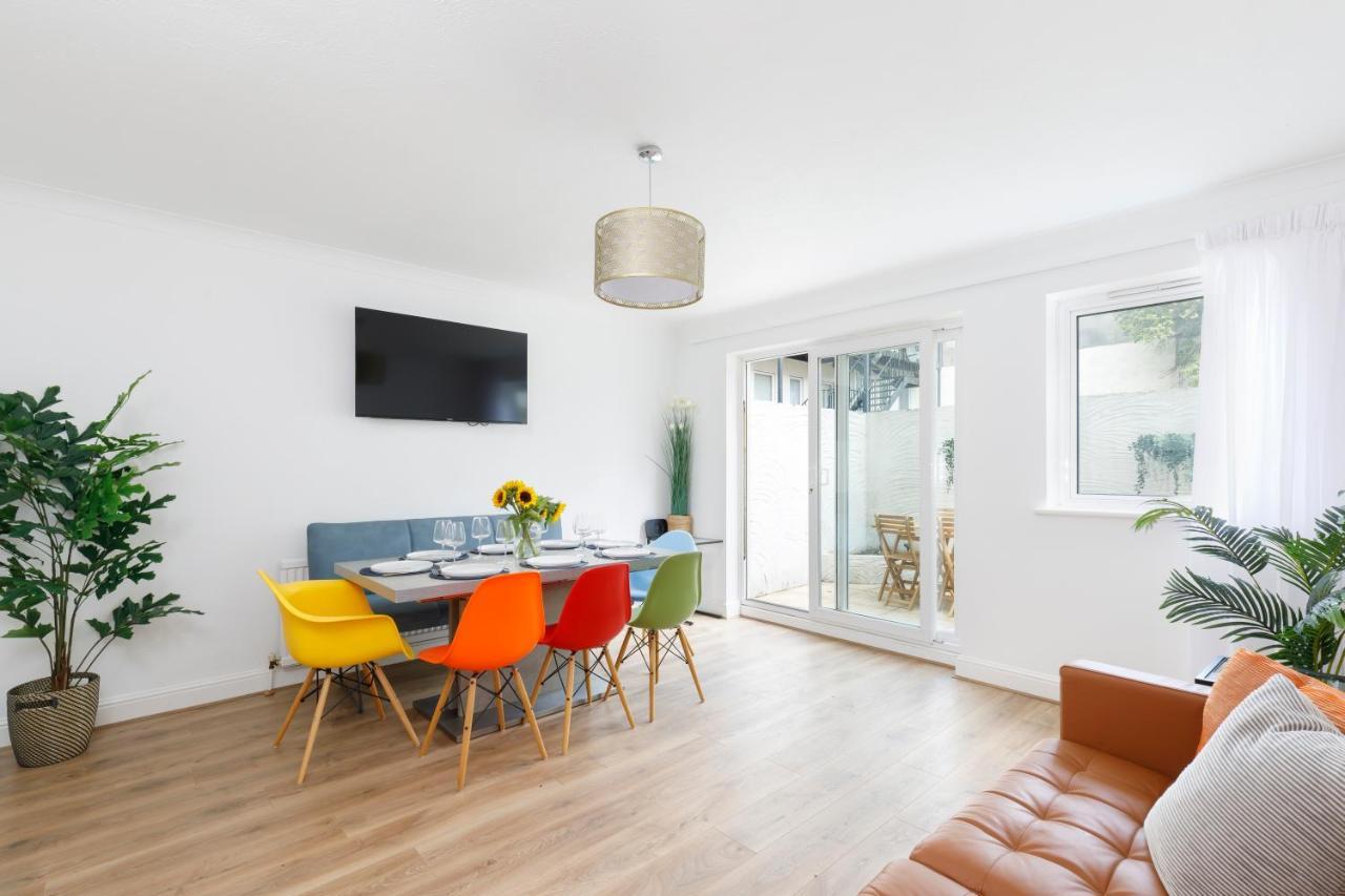 Beachside Retreat 2-Bedroom Gem With Free Private Parking & Outdoor Space ブライトン エクステリア 写真