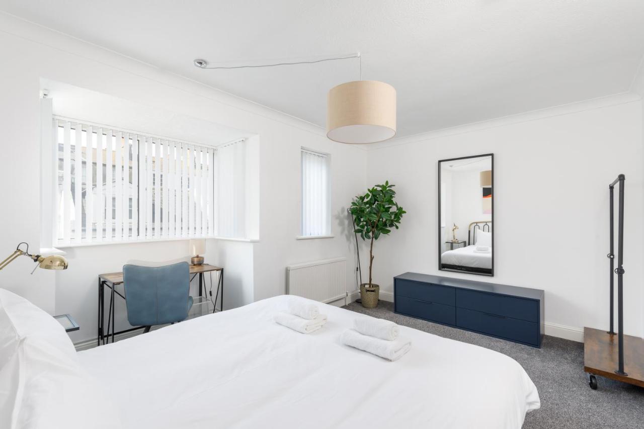 Beachside Retreat 2-Bedroom Gem With Free Private Parking & Outdoor Space ブライトン エクステリア 写真