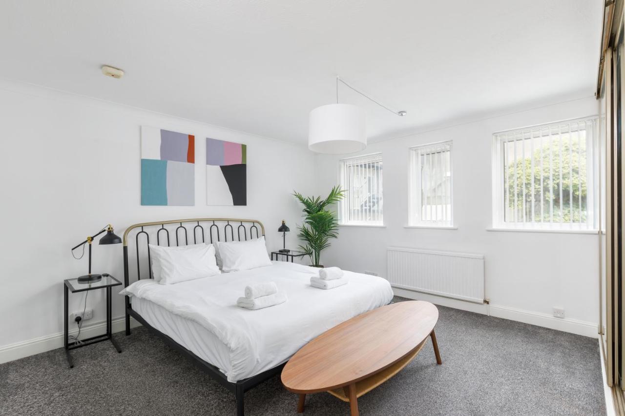 Beachside Retreat 2-Bedroom Gem With Free Private Parking & Outdoor Space ブライトン エクステリア 写真